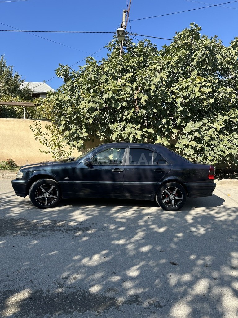 Mercedes C 180