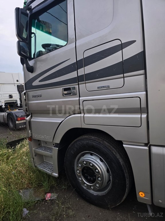 Mercedes Actros 1851