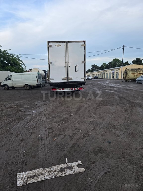 Mercedes Actros 1851