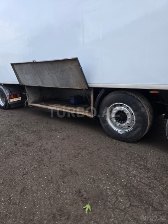 Mercedes Actros 1851