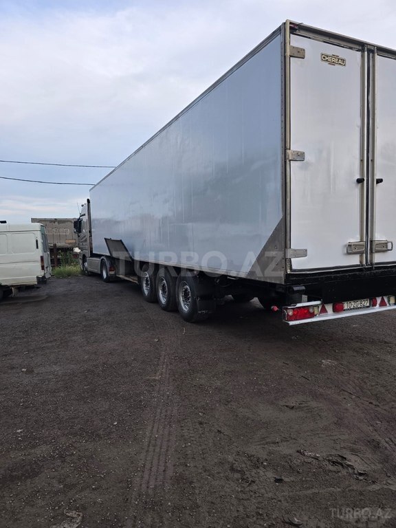Mercedes Actros 1851