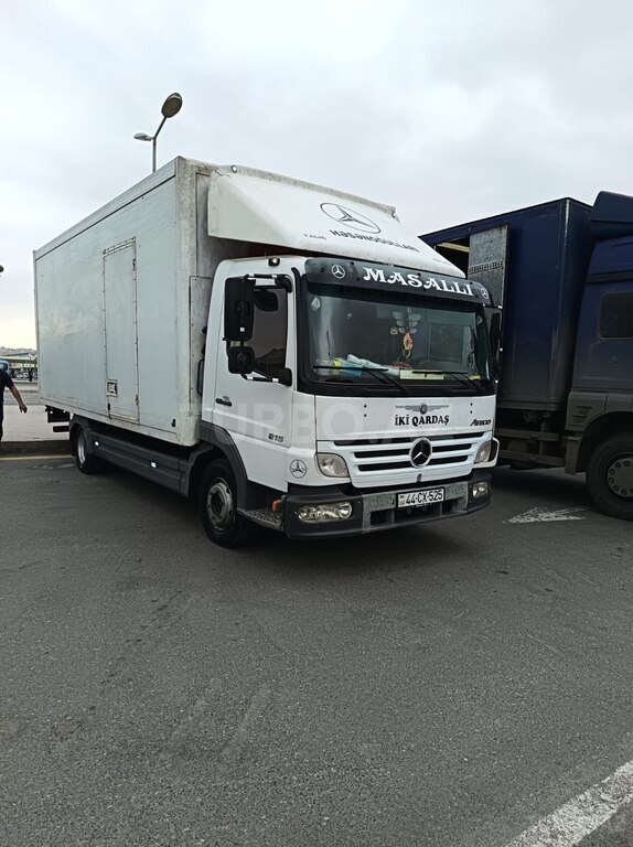 Mercedes Atego 815