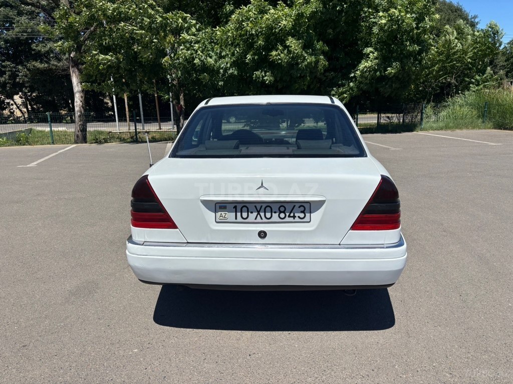 Mercedes C 180