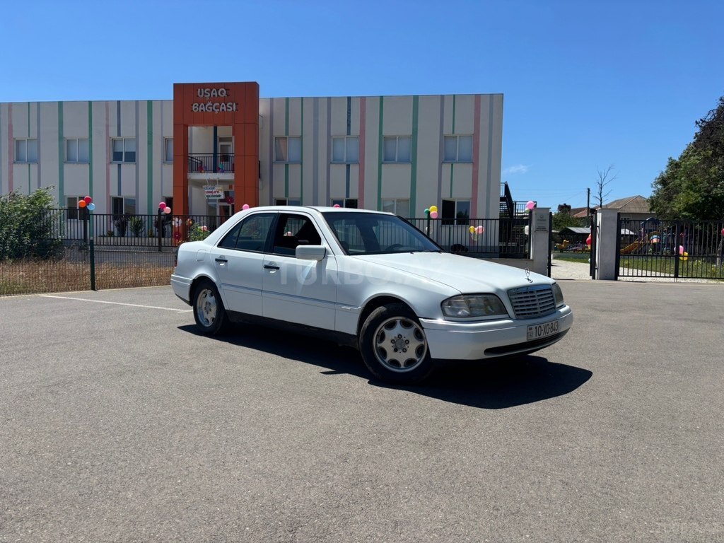 Mercedes C 180
