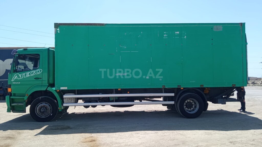 Mercedes Atego 1823