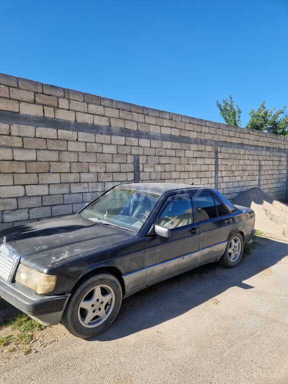 Mercedes 190