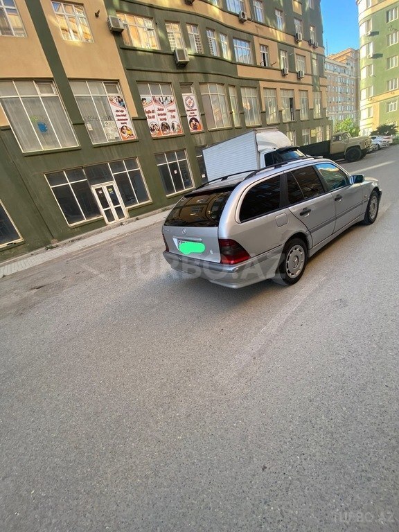 Mercedes C 220