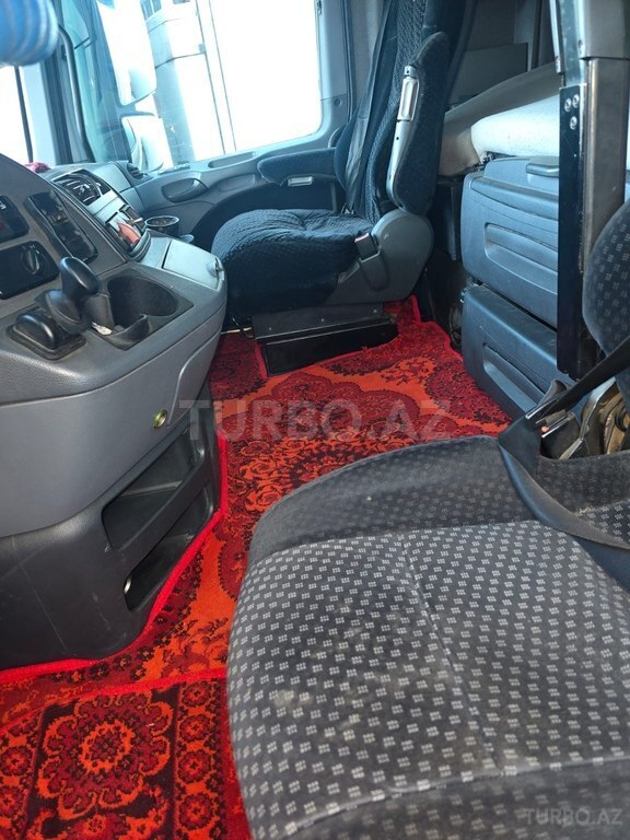 Mercedes Actros 1851
