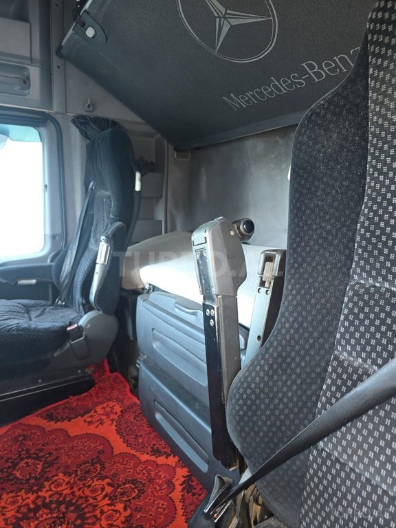 Mercedes Actros 1851