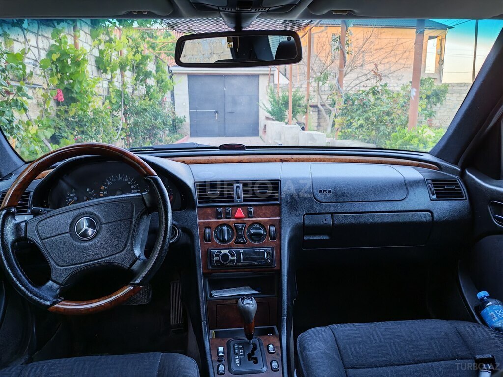 Mercedes C 200