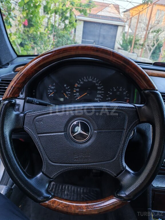 Mercedes C 200