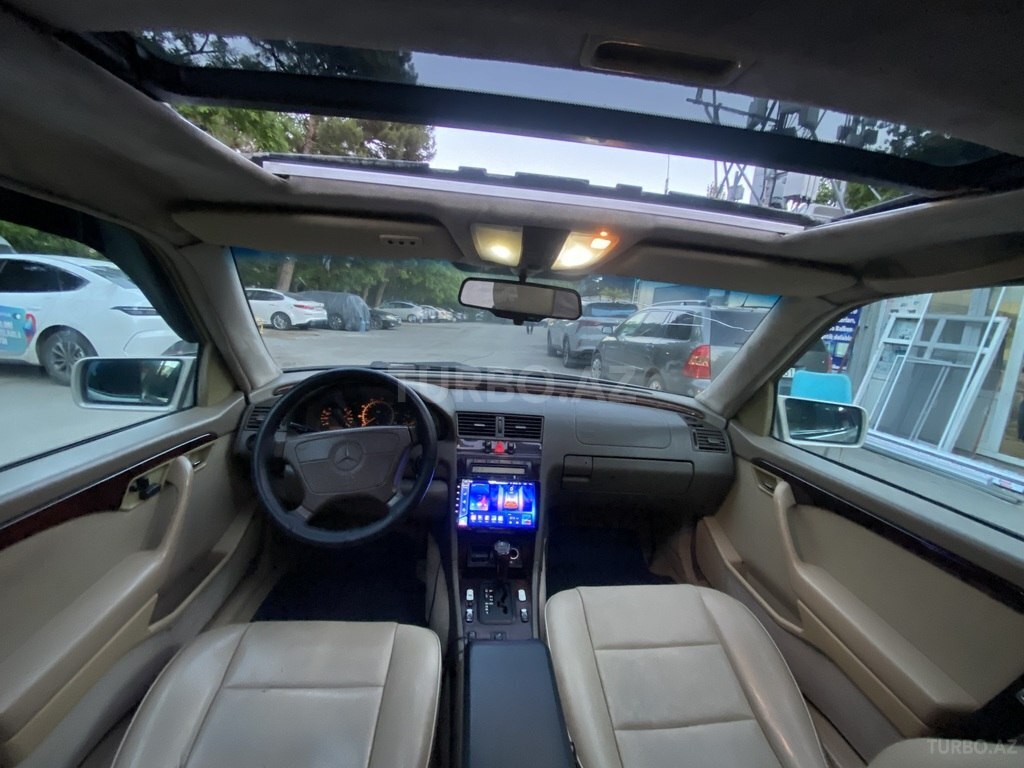 Mercedes C 230