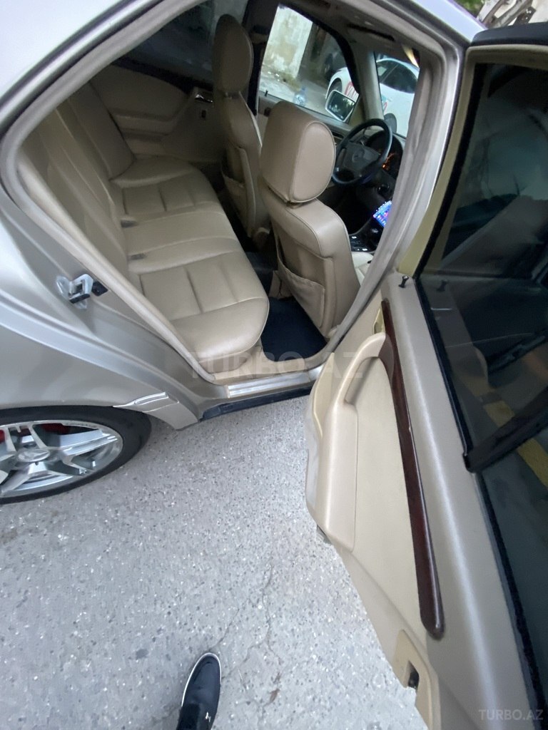 Mercedes C 230