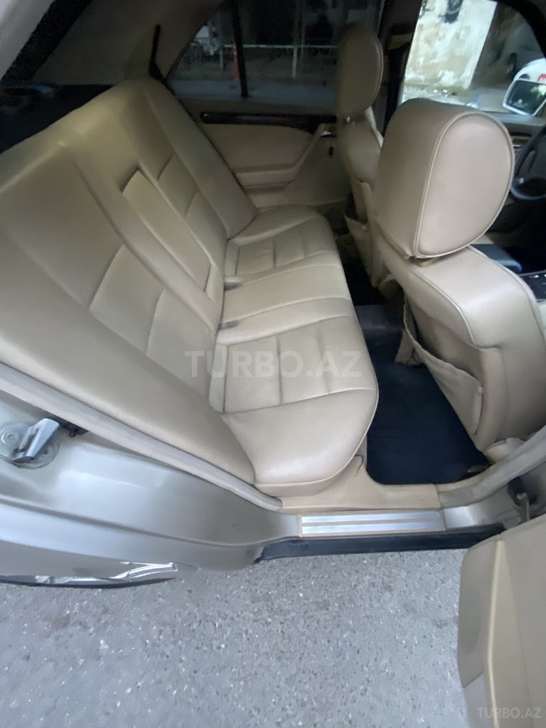 Mercedes C 230
