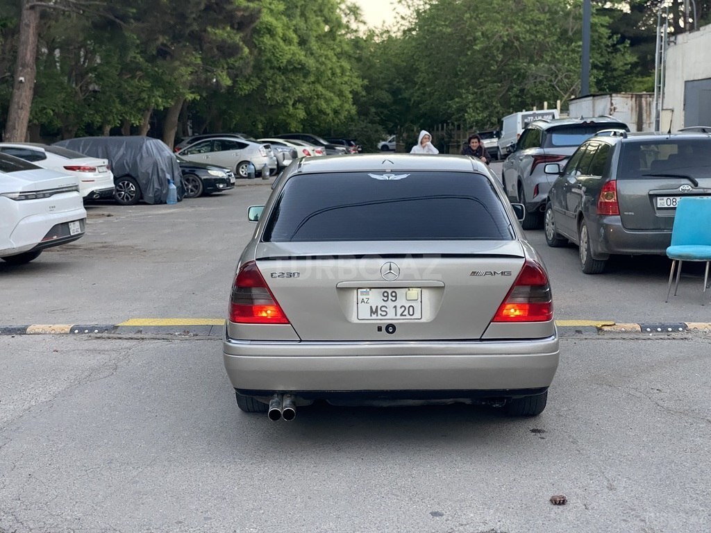 Mercedes C 230