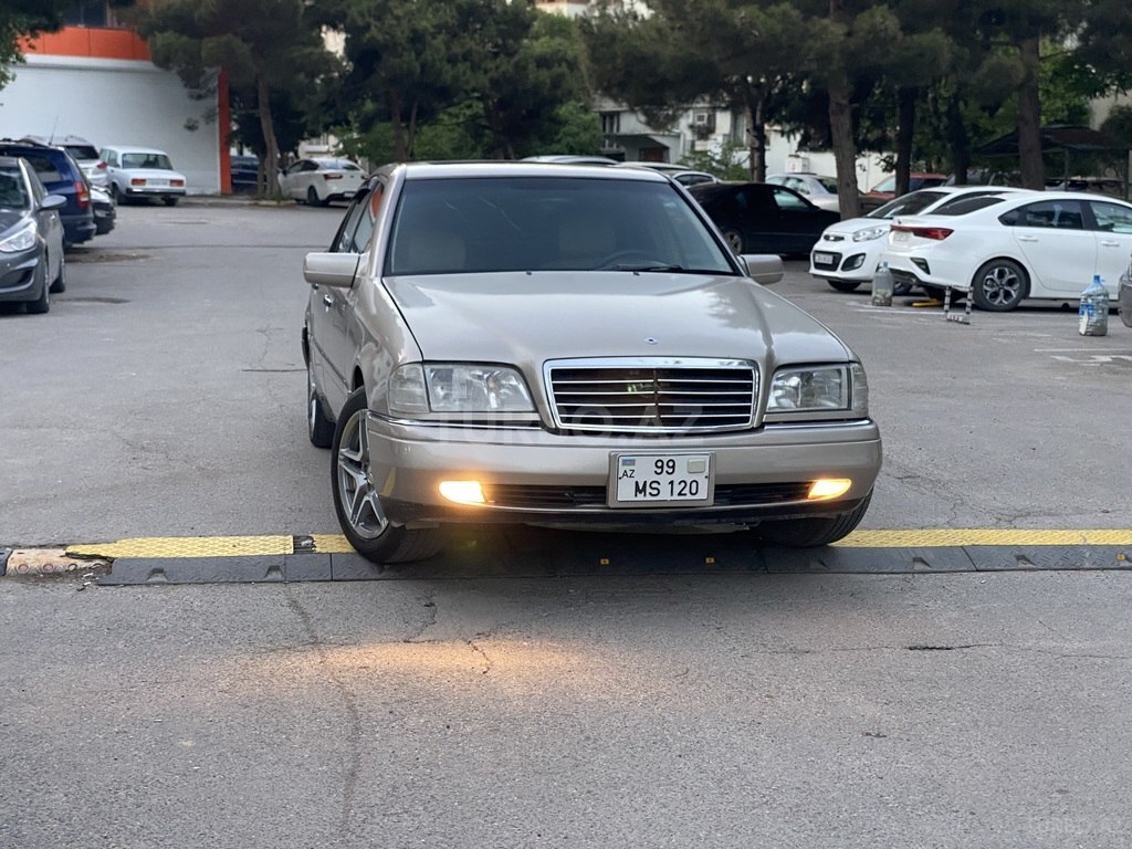 Mercedes C 230