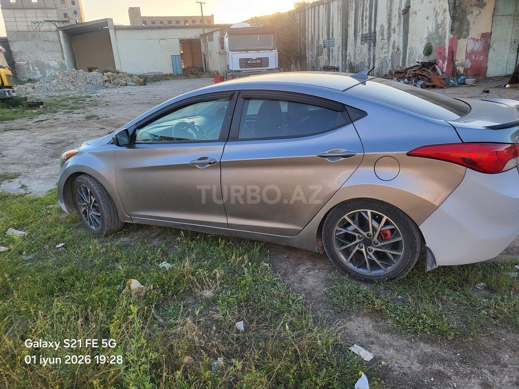 Hyundai Elantra