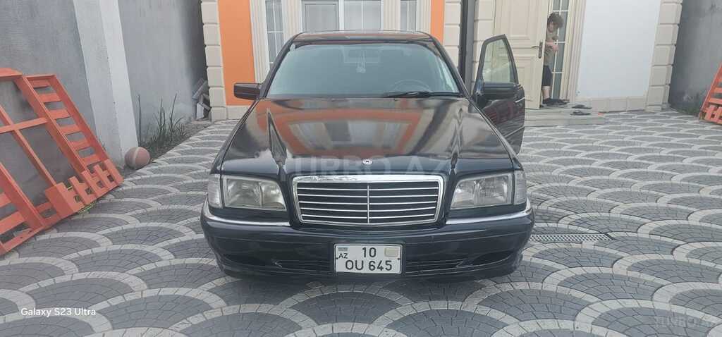 Mercedes C 200