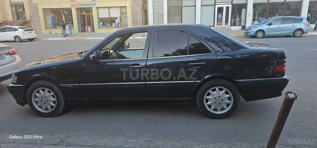 Mercedes C 200