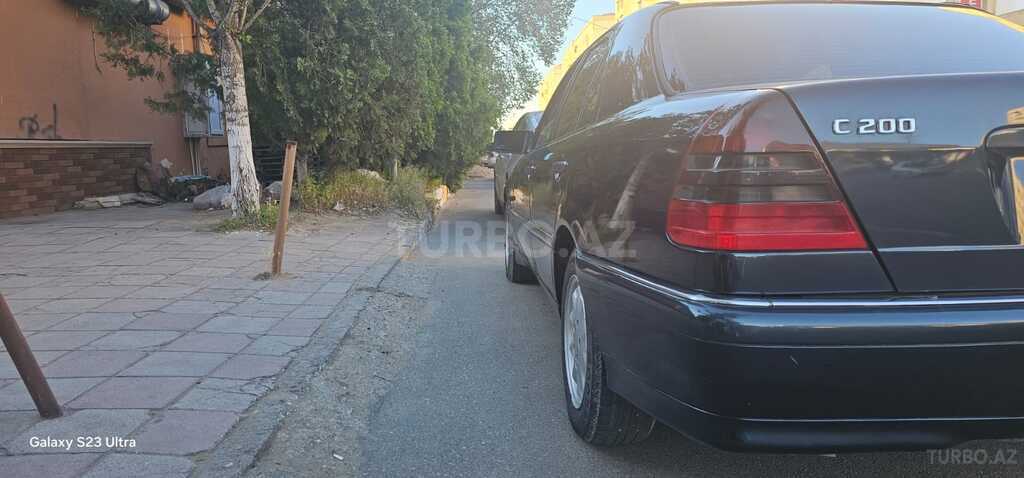 Mercedes C 200