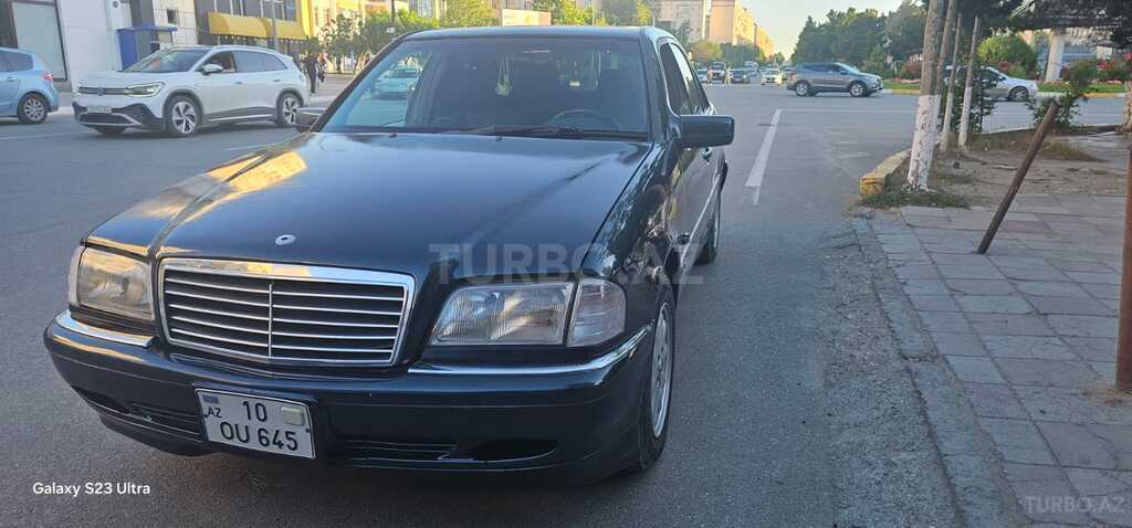 Mercedes C 200