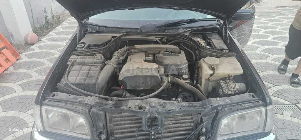 Mercedes C 200