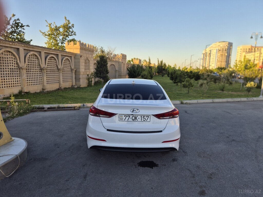Hyundai Elantra