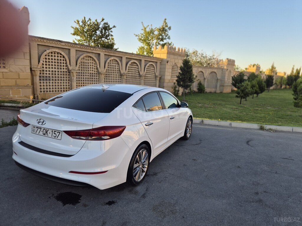 Hyundai Elantra
