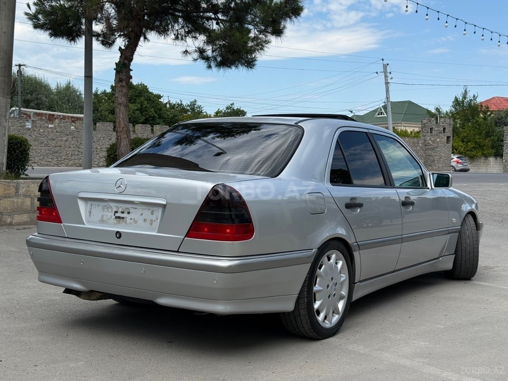 Mercedes C 240