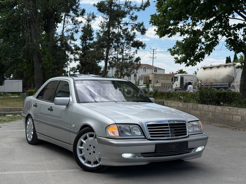 Mercedes C 240