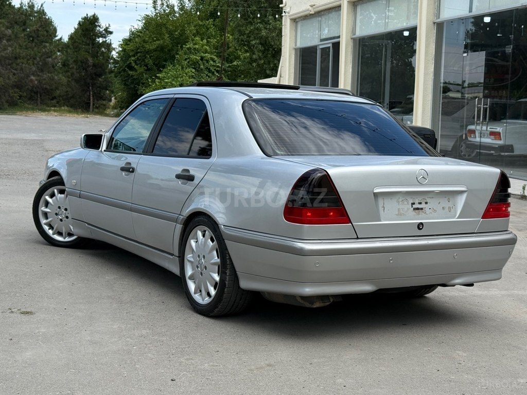 Mercedes C 240