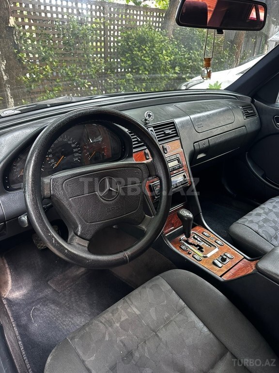 Mercedes C 200
