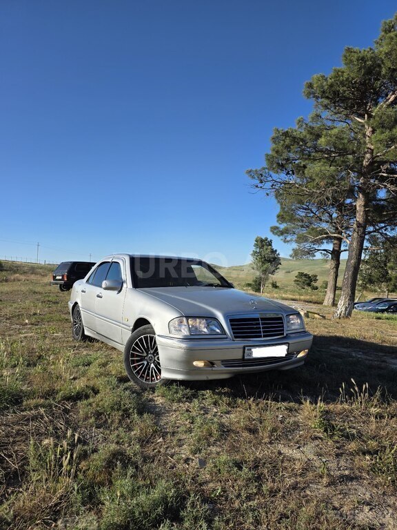 Mercedes C 240
