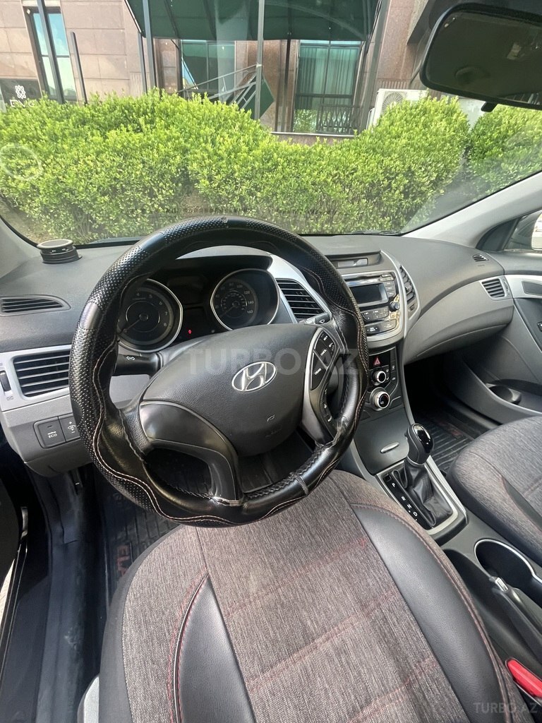 Hyundai Elantra