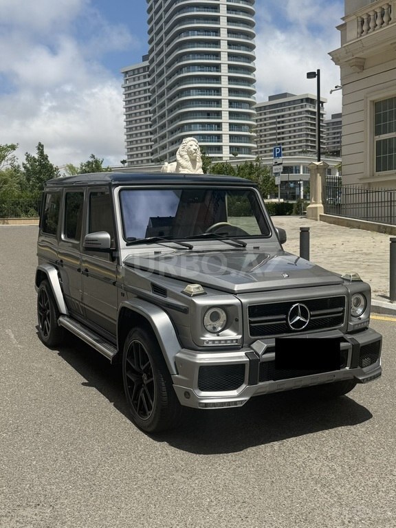 Mercedes G 400