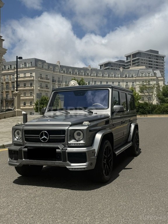 Mercedes G 400