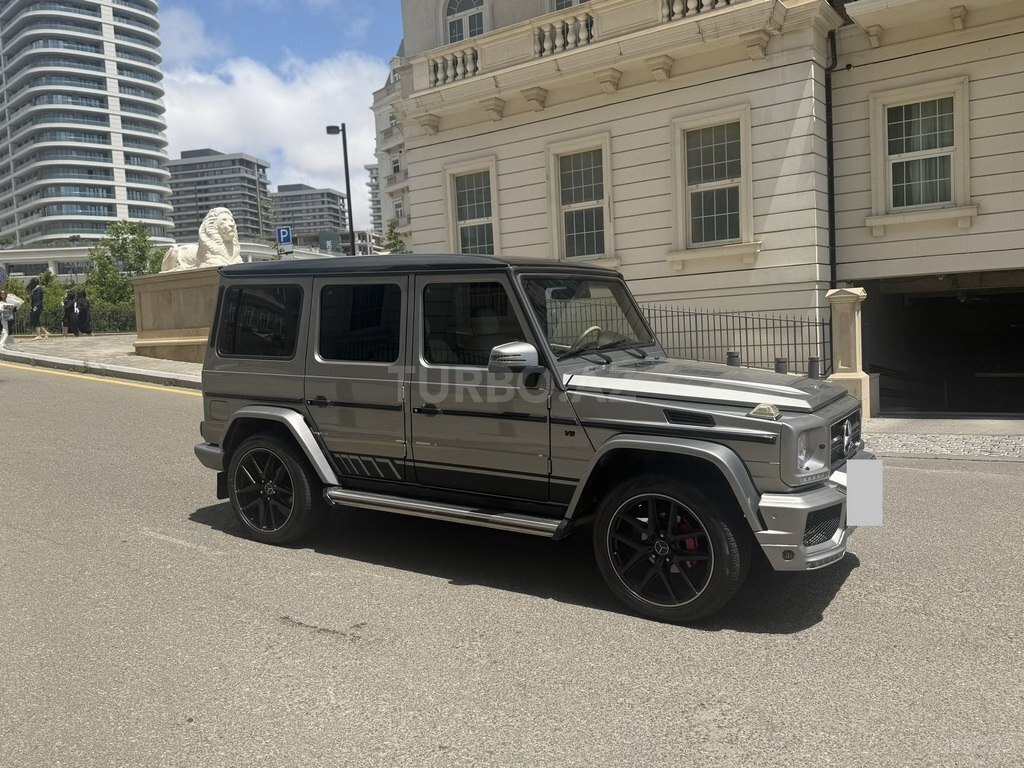 Mercedes G 400