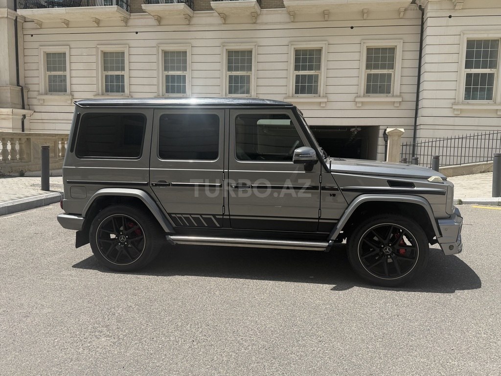 Mercedes G 400