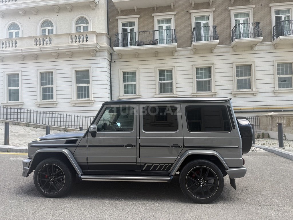 Mercedes G 400