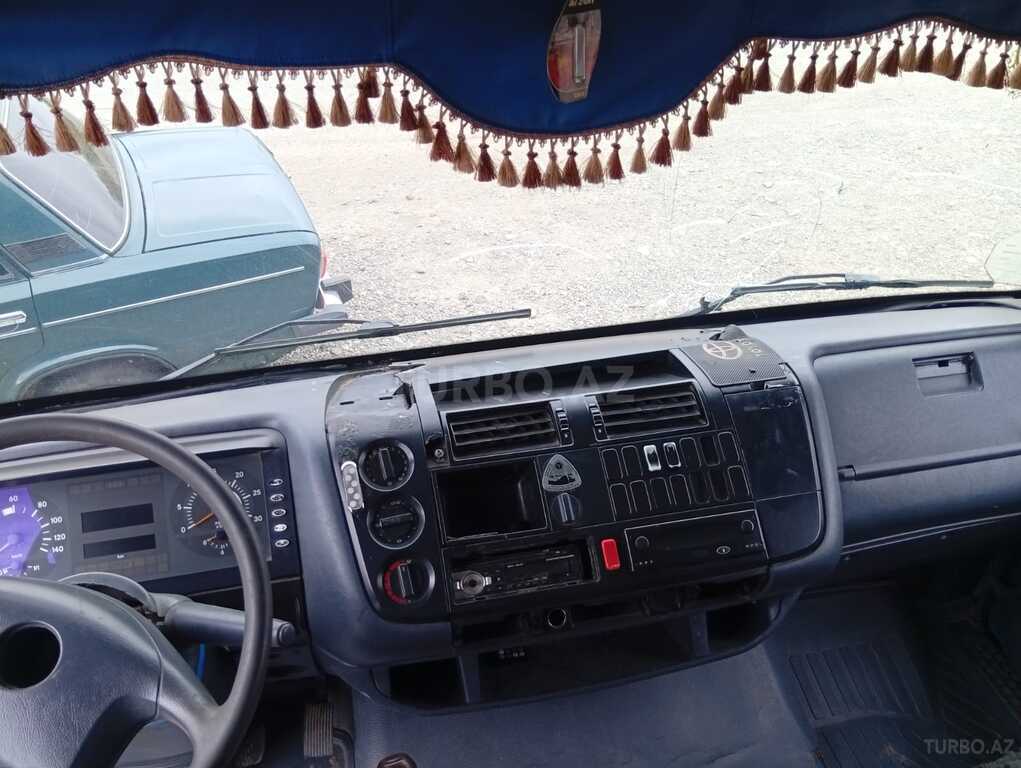 Mercedes Atego 815