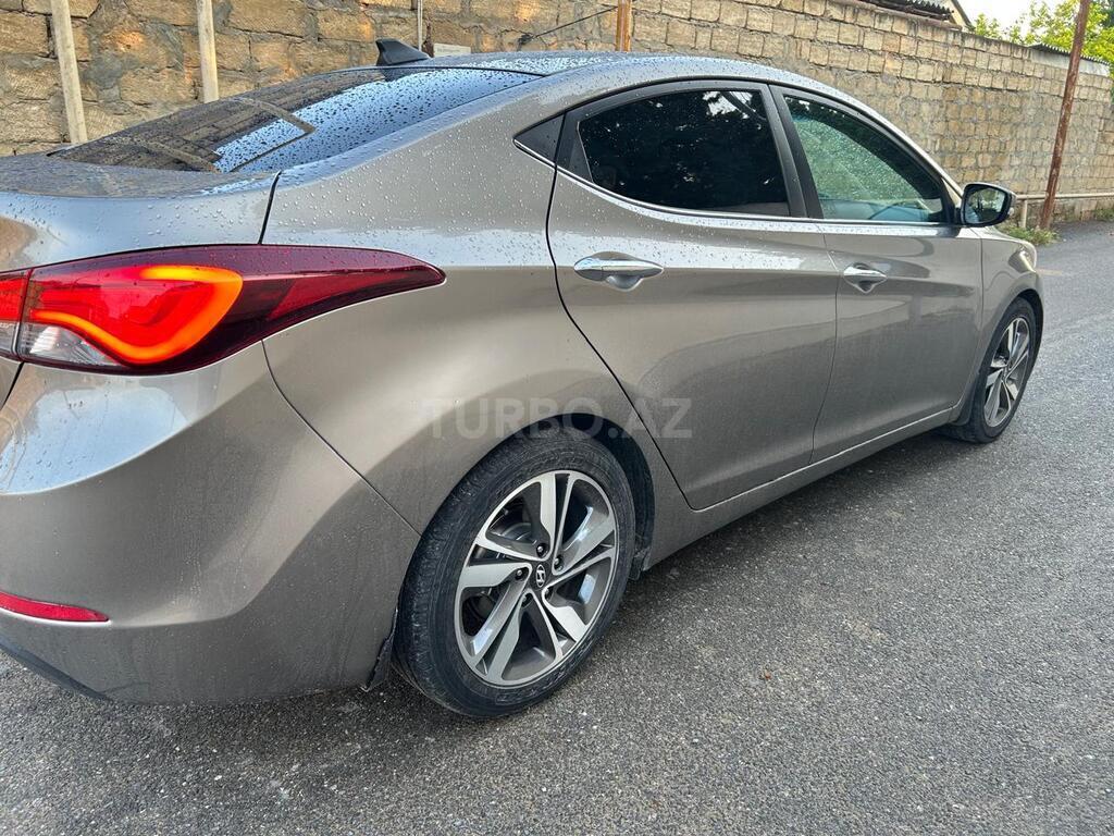 Hyundai Elantra