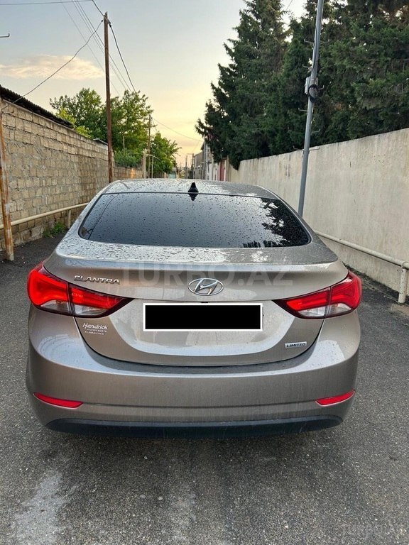 Hyundai Elantra