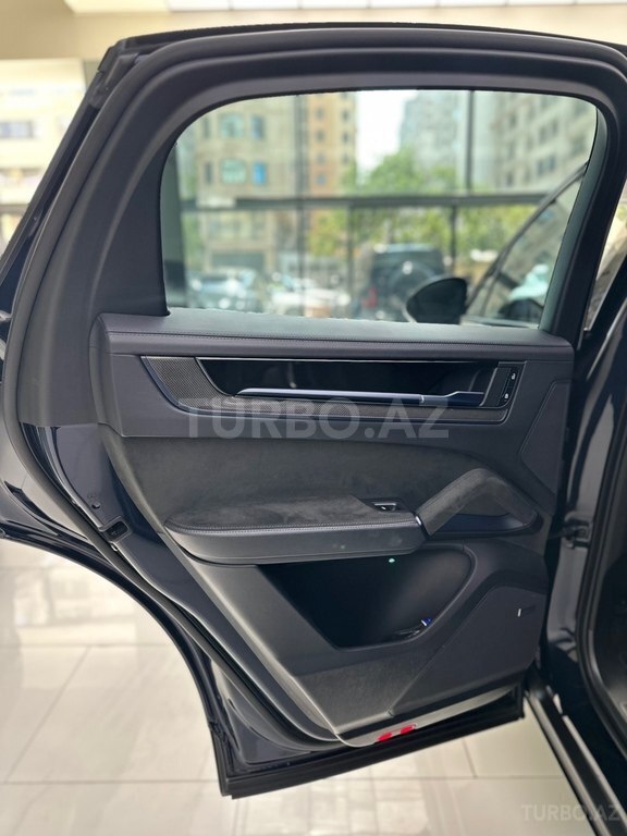 Porsche Cayenne Turbo GT Coupe