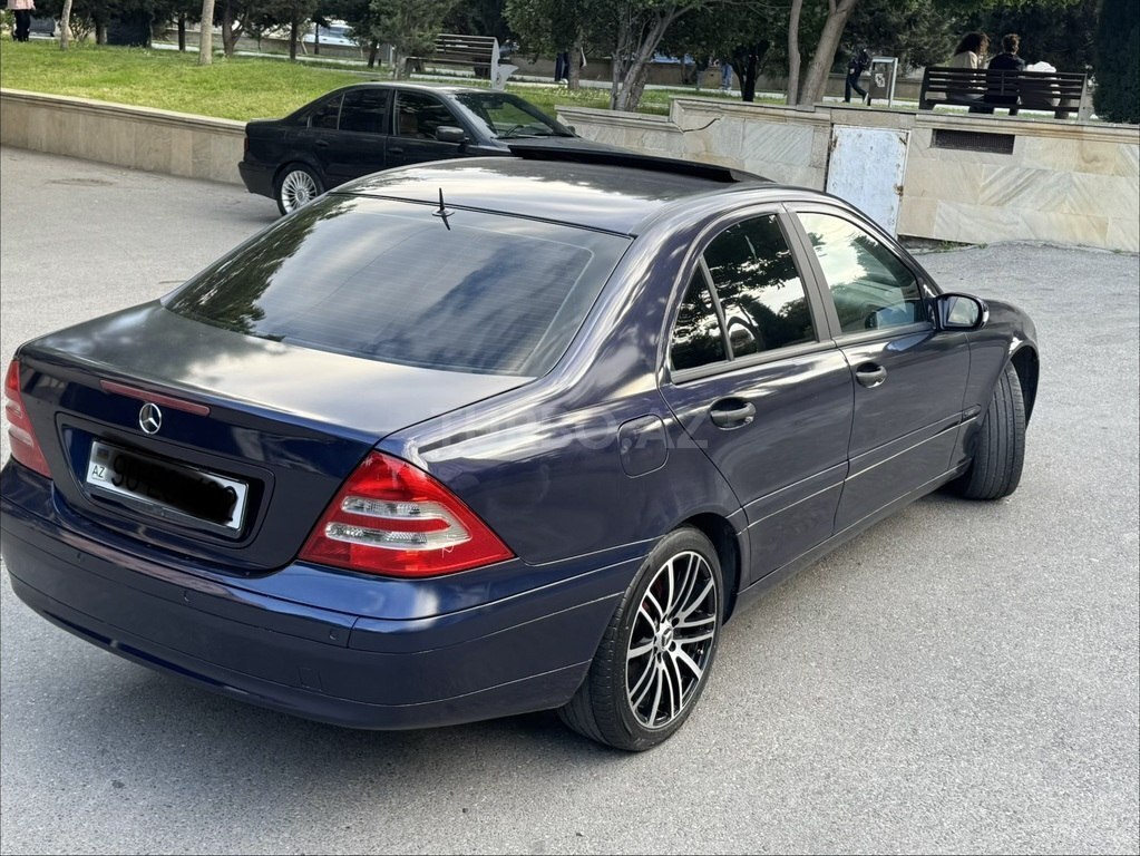 Mercedes C 240