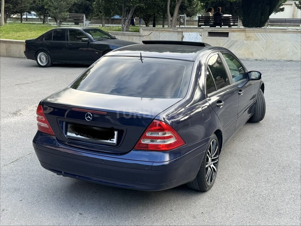 Mercedes C 240