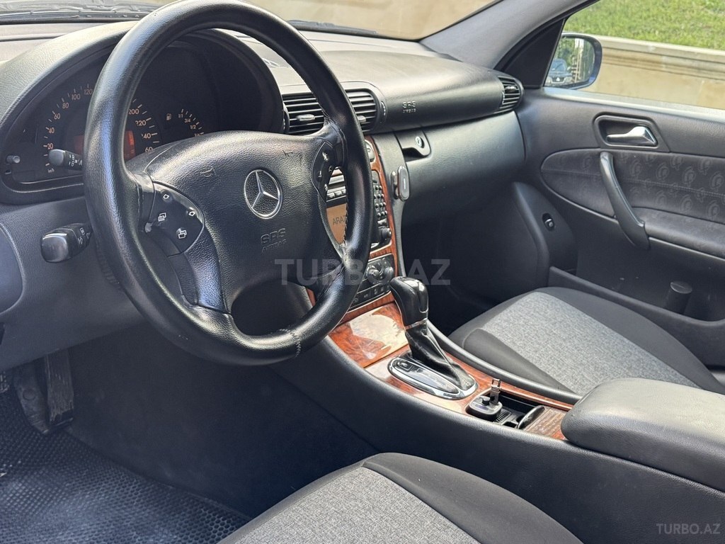 Mercedes C 240