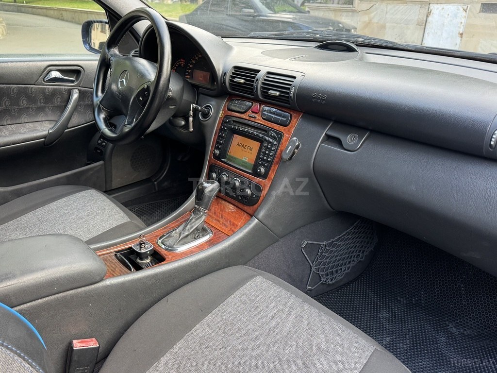 Mercedes C 240