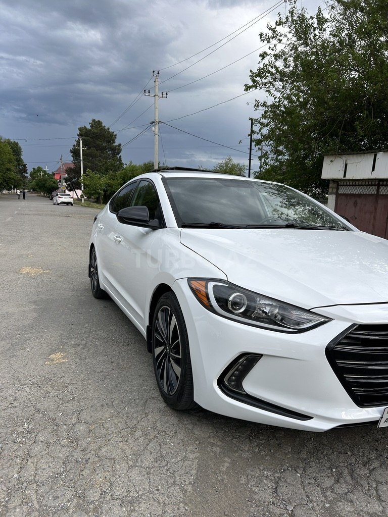 Hyundai Elantra