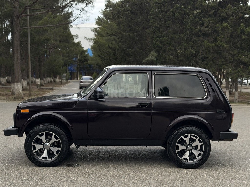 LADA (VAZ) Niva