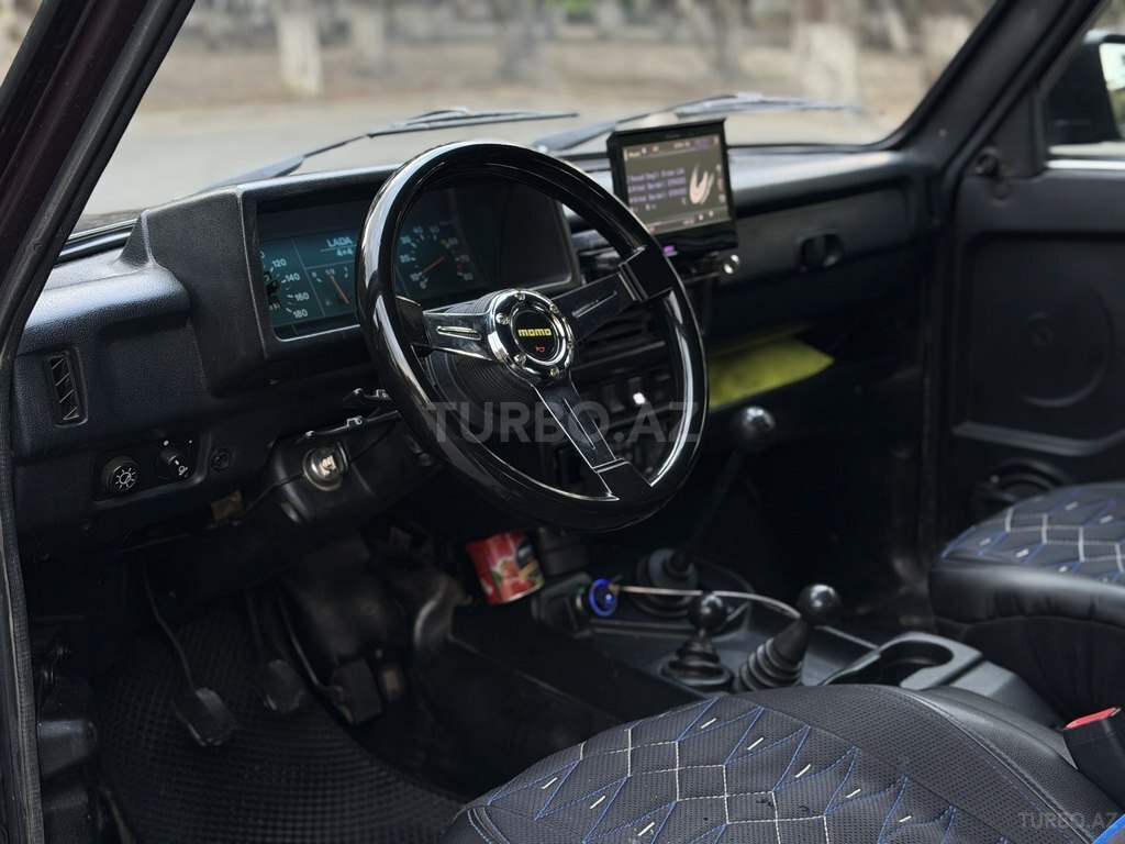 LADA (VAZ) Niva